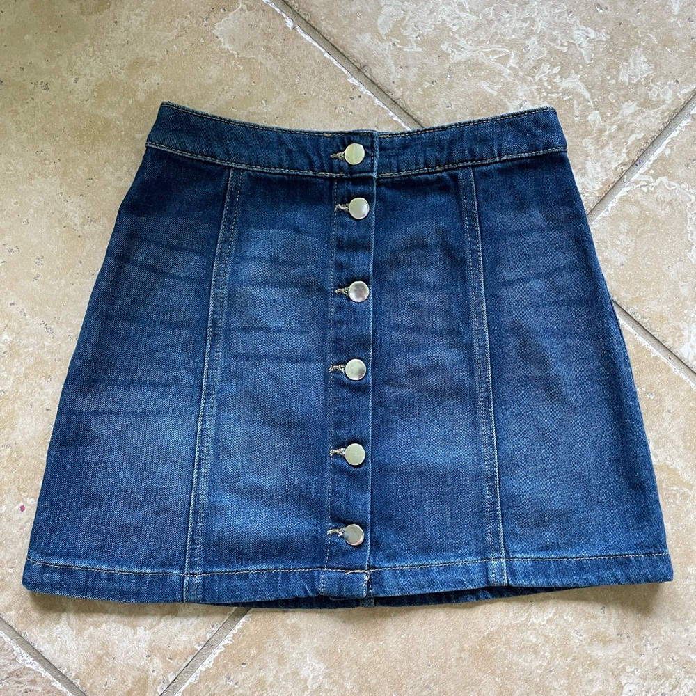 NWOT H&M Divided Women’s Skirt Button Up Jean Denim size 4